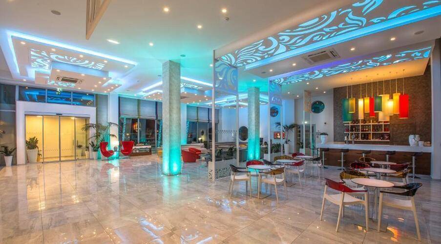 Nicolas Color Hotel