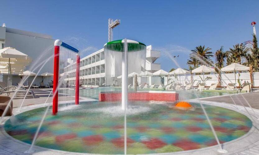 Nicolas Color Hotel