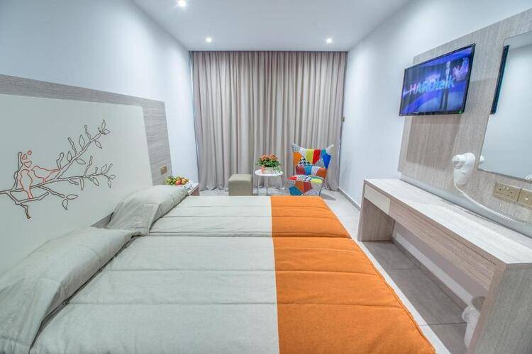 Nicolas Color Hotel