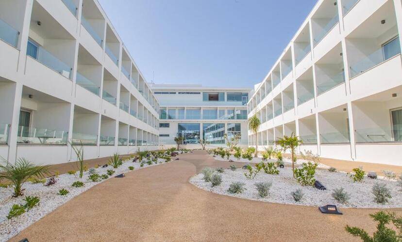 Nicolas Color Hotel