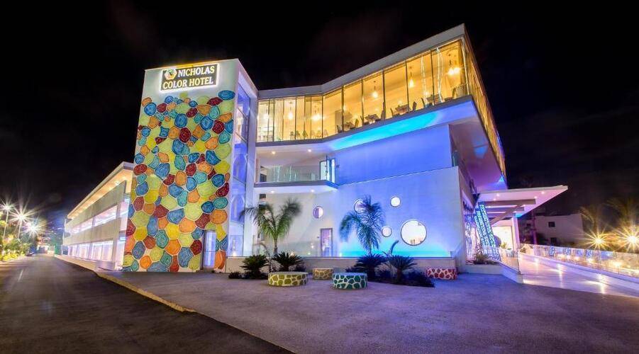 Nicolas Color Hotel