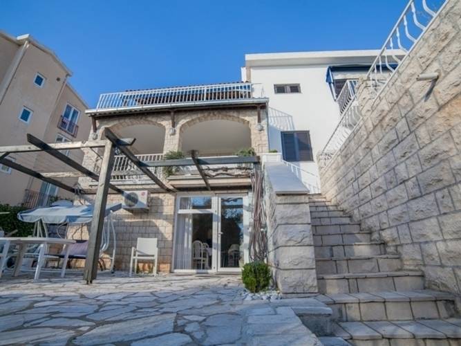 Villa Mona