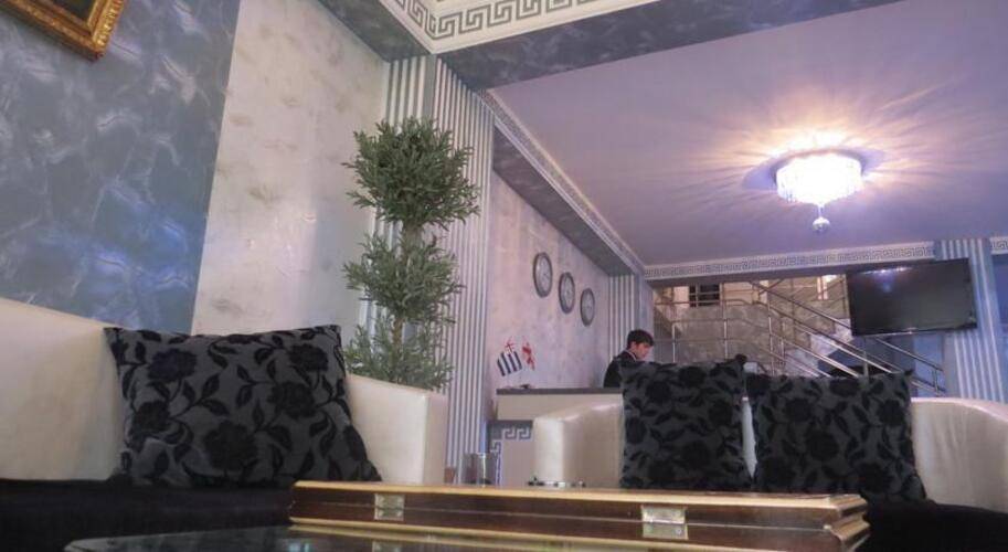 Chao Hotel