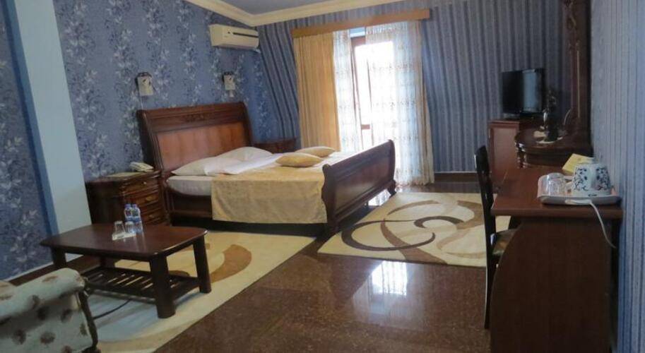 Chao Hotel