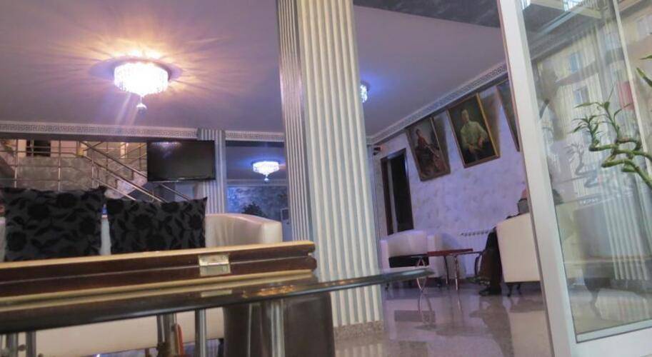 Chao Hotel