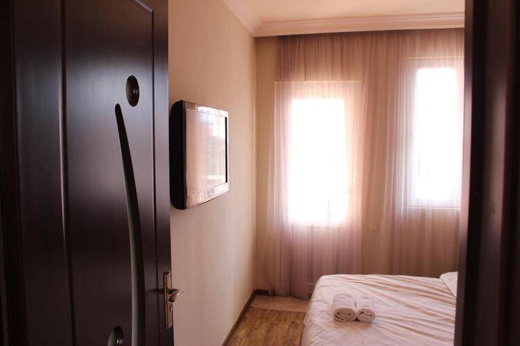 Dolphin Hotel