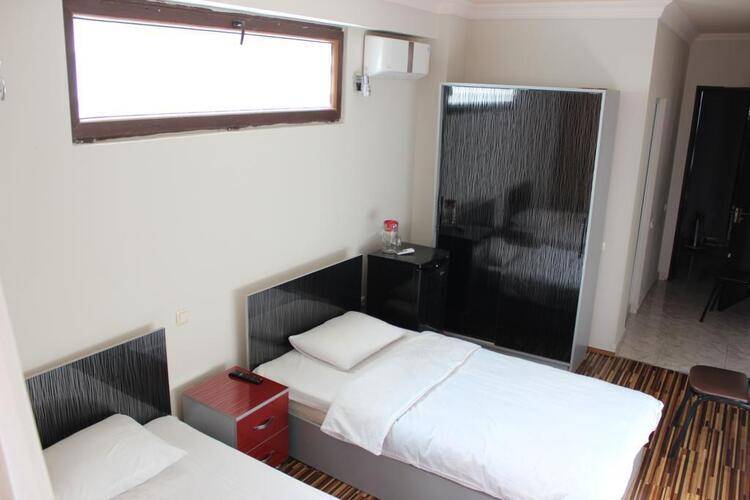 Dolphin Hotel