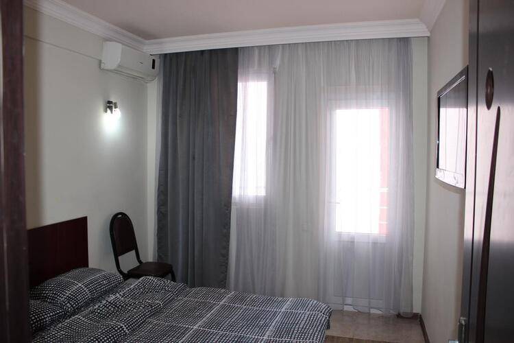 Dolphin Hotel