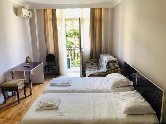 Dolphin Hotel