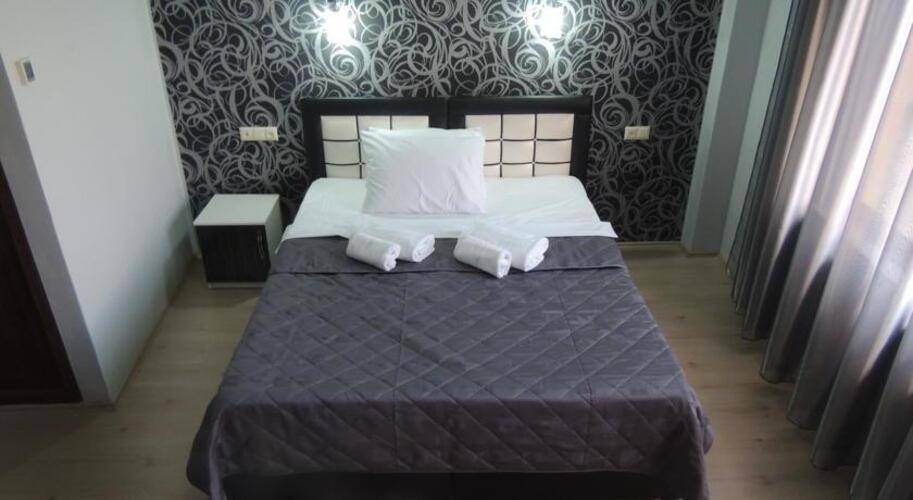 Iberia Hotel