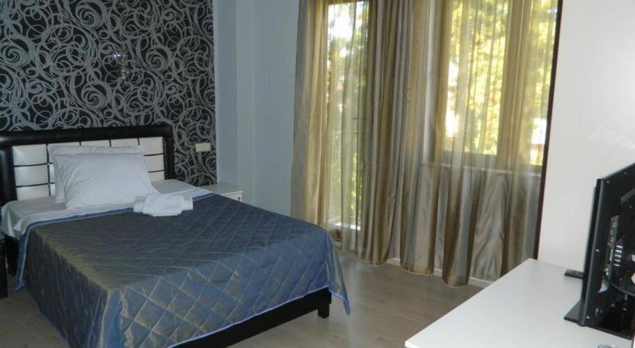 Iberia Hotel