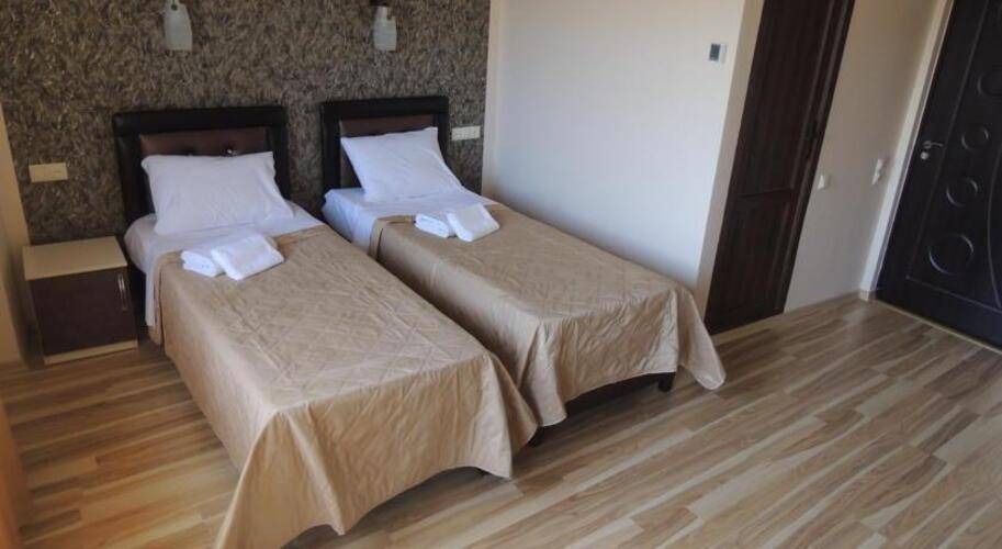 Iberia Hotel