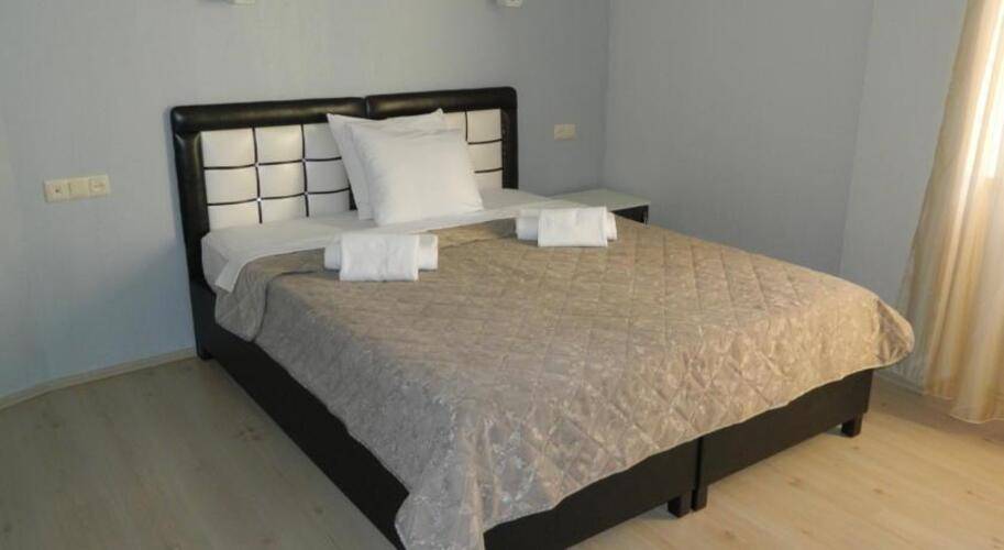 Iberia Hotel