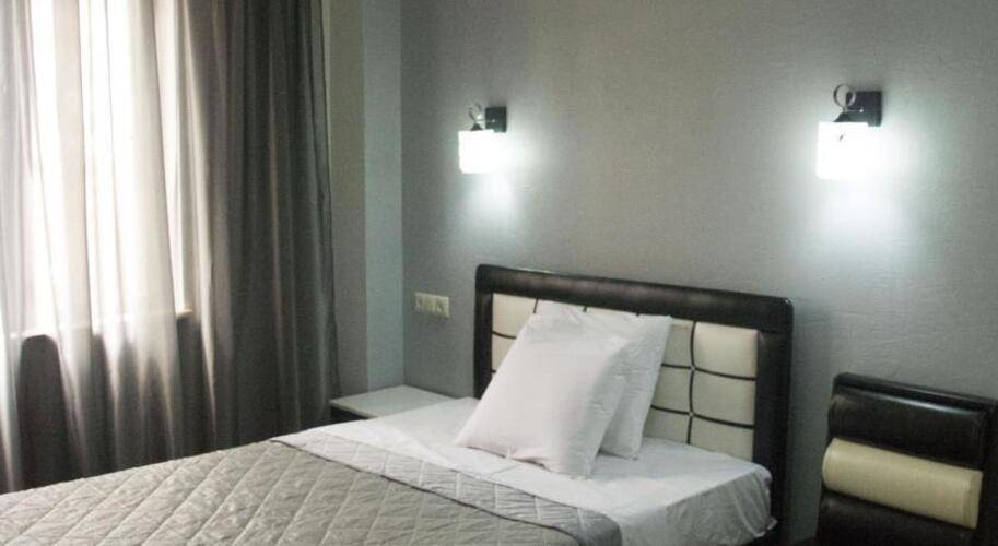 Iberia Hotel