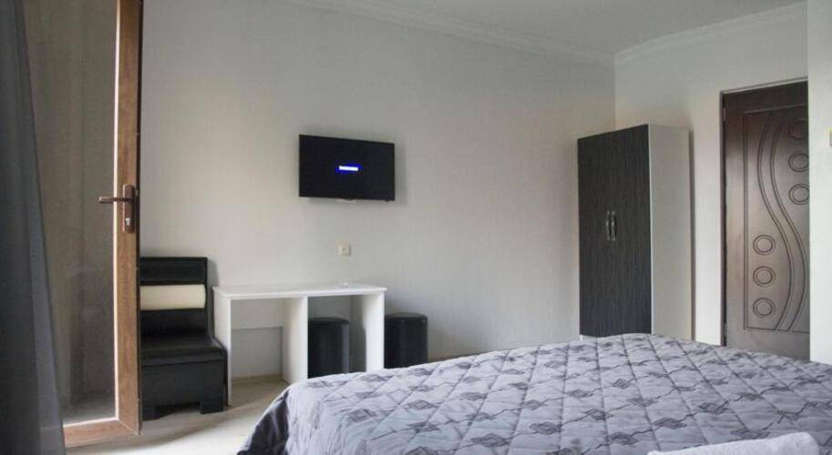 Iberia Hotel