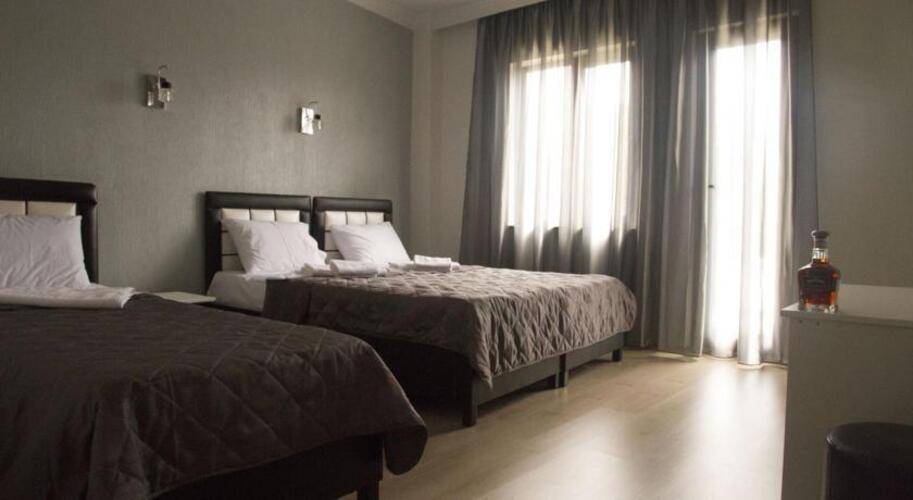 Iberia Hotel