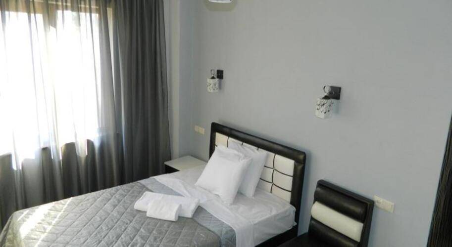 Iberia Hotel