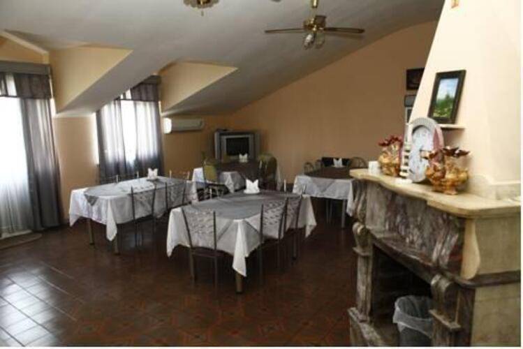 Duta Hotel