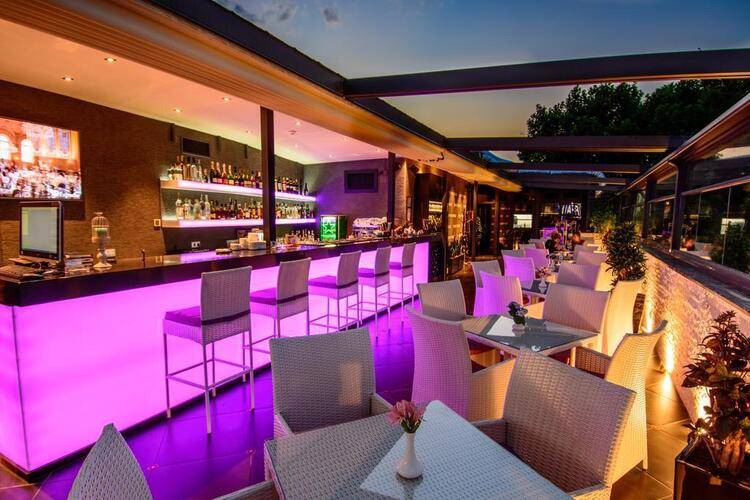 River Side Hotel