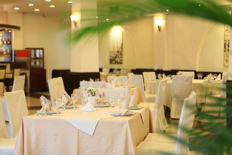Cruise Hotel