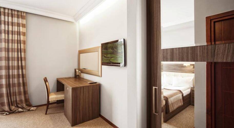 Cruise Hotel
