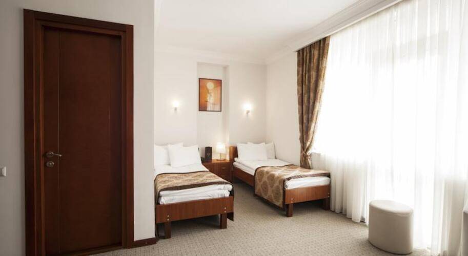 Cruise Hotel