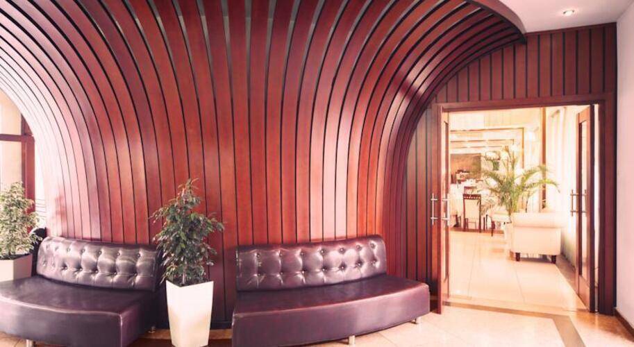 Cruise Hotel
