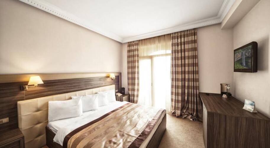 Cruise Hotel