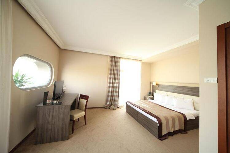 Cruise Hotel