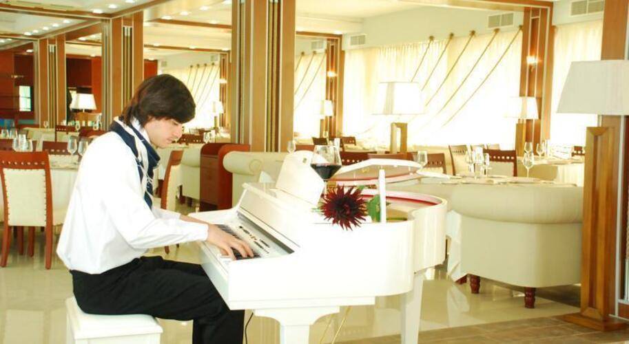 Cruise Hotel