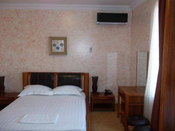 Antika Hotel (Антика)