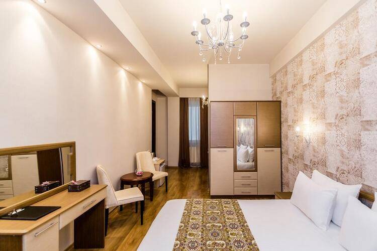 Diamond Hotel