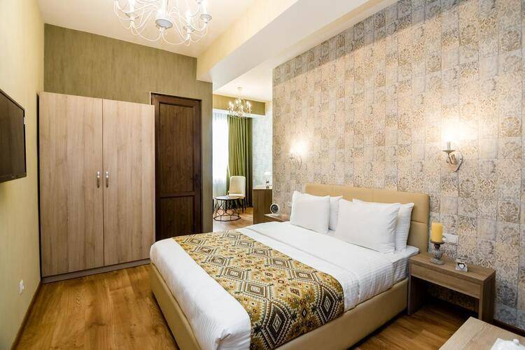 Diamond Hotel