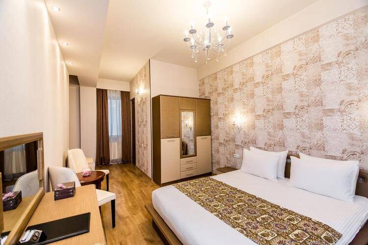 Diamond Hotel