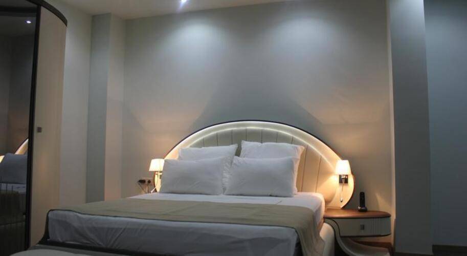 Light Palace Hotel