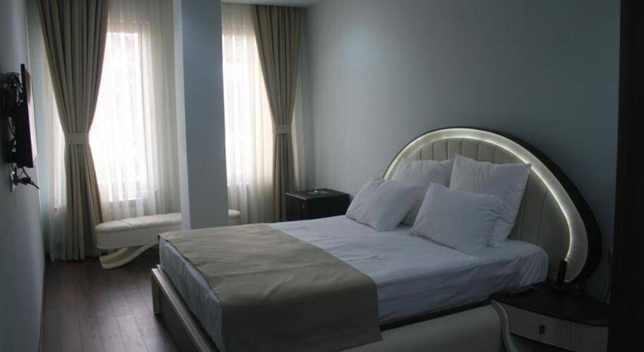 Light Palace Hotel