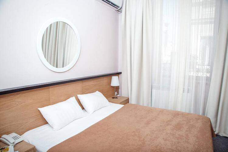 City Hotel