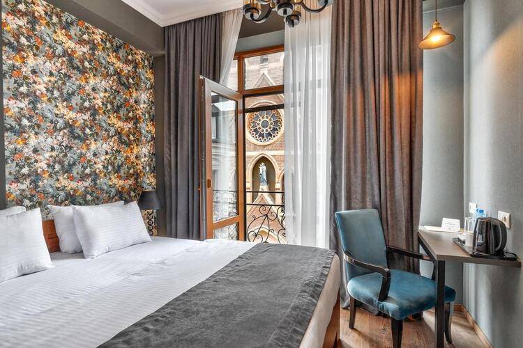 City Hotel