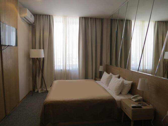 City Hotel