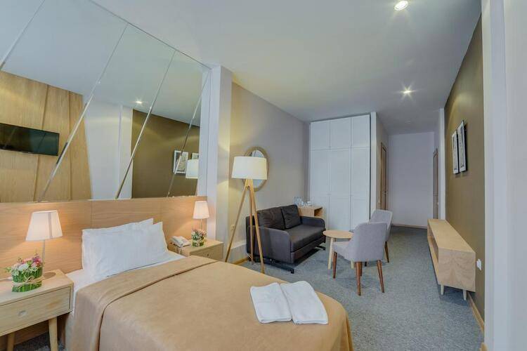 City Hotel
