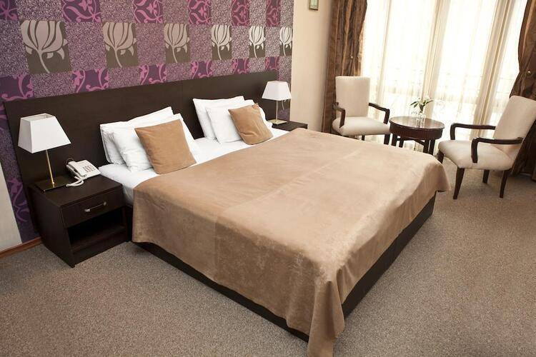 City Hotel