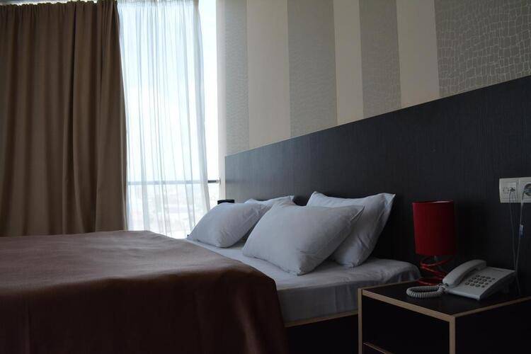 City Hotel