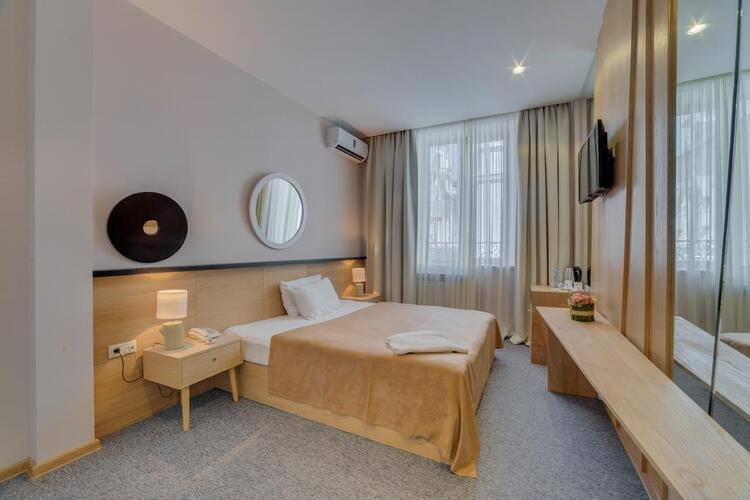 City Hotel