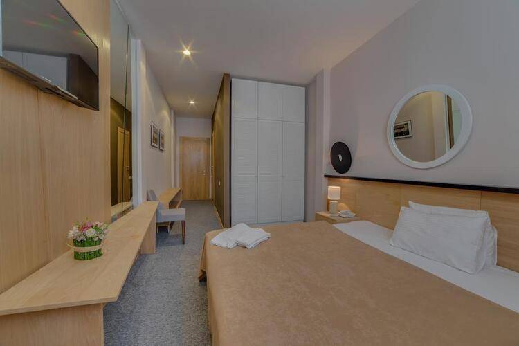 City Hotel