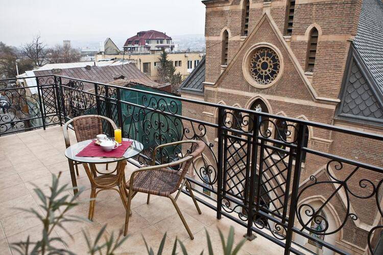 City Hotel