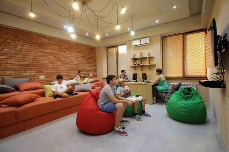 Kantar Hostel