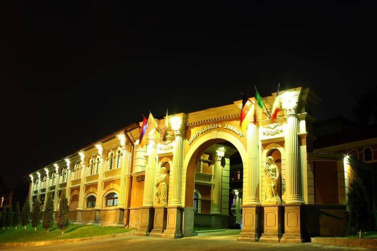 Hotel Roma Yerevan & Tours