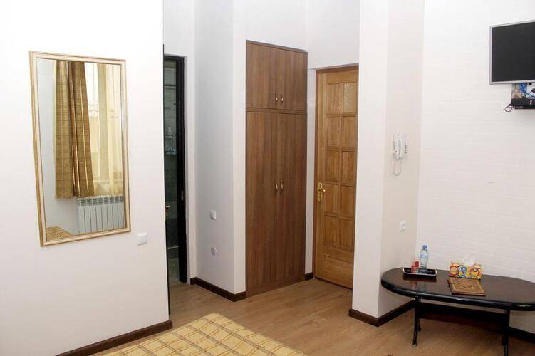 Хин Еревантси (Hin Yerevantsi)