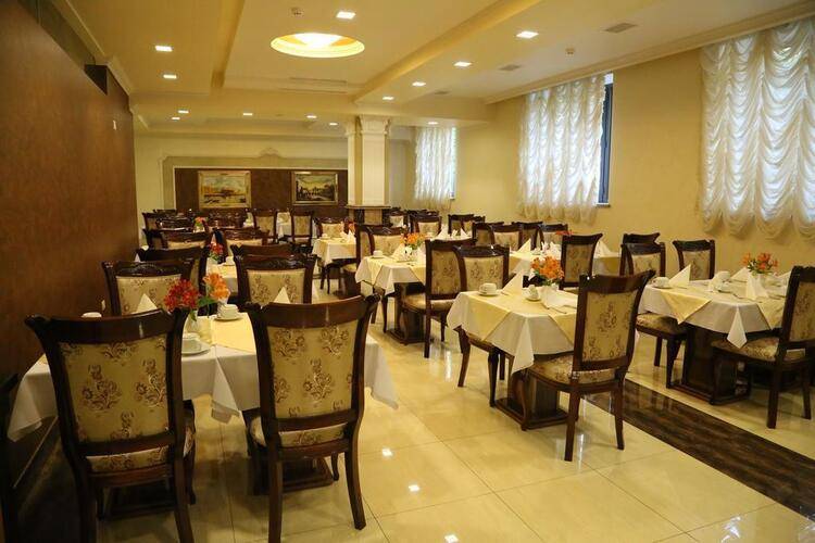 Royal Plaza