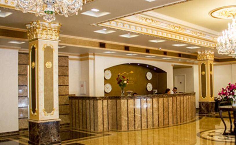 Royal Plaza